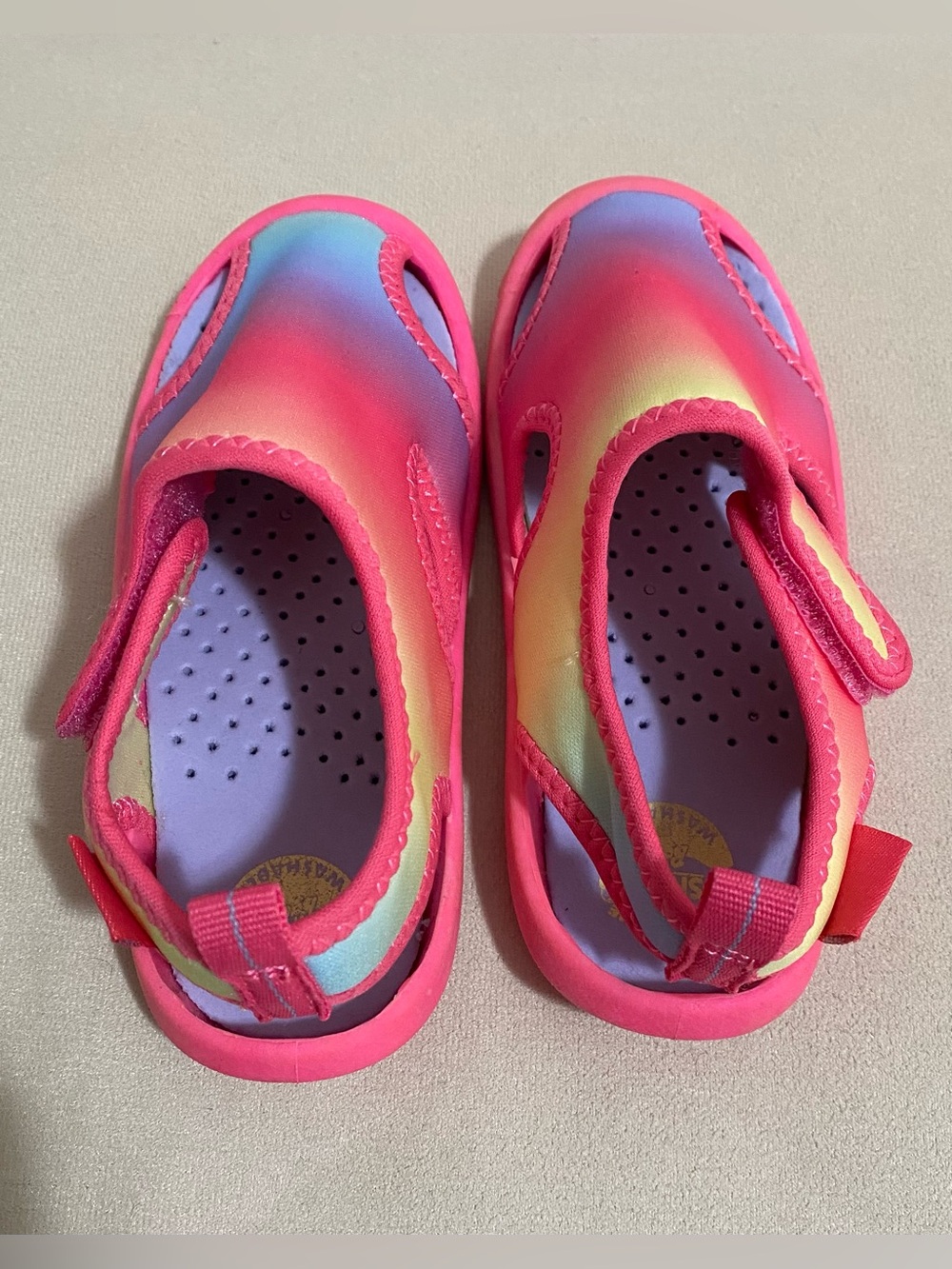 OshKosh B'gosh Kids Gradient Pink and Yellow Water Shoes